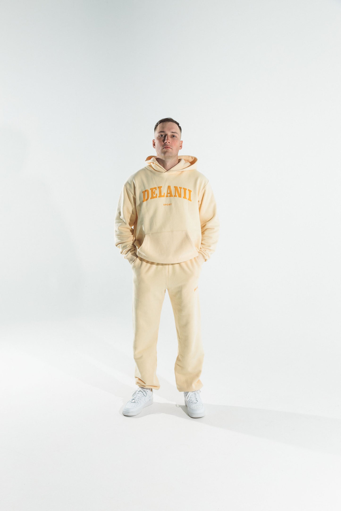 LEO TRACKPANT - BUTTER