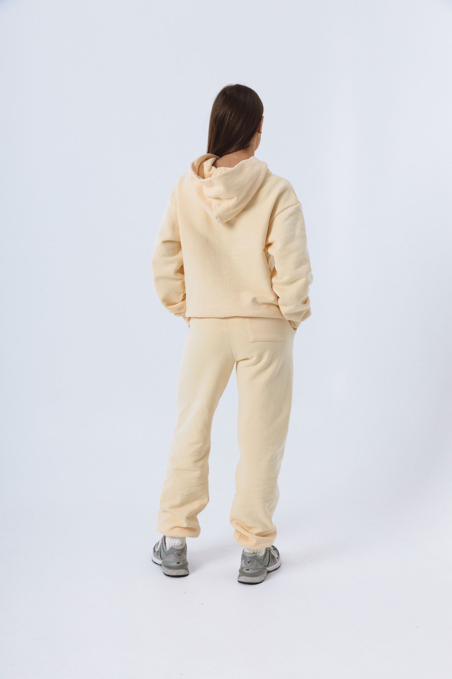 LEO TRACKPANT - BUTTER